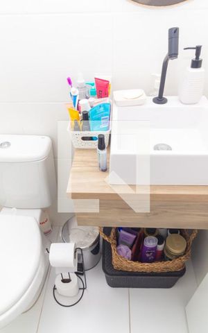 Apartamento à venda com 33m², 2 quartos e sem vaga Apartamento à venda com 33m², 2 quartos e sem vagaBanheiro