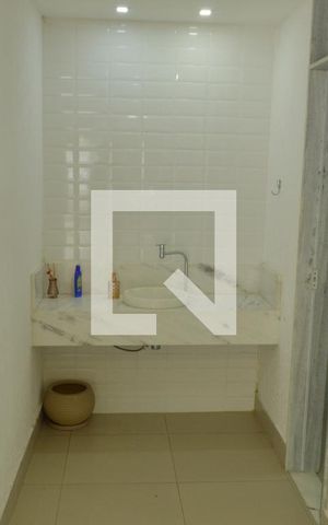 Casa à venda com 320m², 6 quartos e 5 vagas Casa à venda com 320m², 6 quartos e 5 vagasÁrea Gourmet