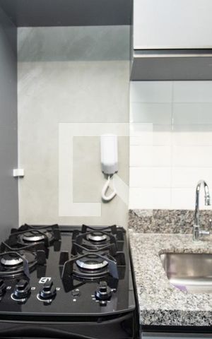 Apartamento à venda com 32m², 1 quarto e sem vaga Apartamento à venda com 32m², 1 quarto e sem vagaCozinha, fogão e pia