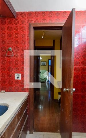 Apartamento à venda com 220m², 4 quartos e 2 vagas Apartamento à venda com 220m², 4 quartos e 2 vagasBanheiro da Suíte 1
