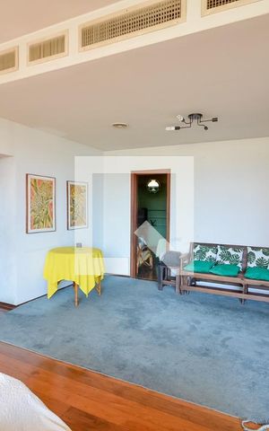 Apartamento à venda com 220m², 4 quartos e 2 vagas Apartamento à venda com 220m², 4 quartos e 2 vagasSala
