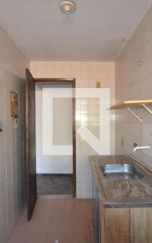 Apartamento para alugar com 92m², 2 quartos e 2 vagasCozinha