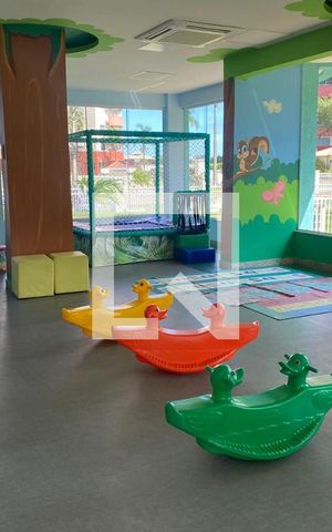 Apartamento à venda com 77m², 2 quartos e 1 vaga Apartamento à venda com 77m², 2 quartos e 1 vagaÁrea comum - Playground