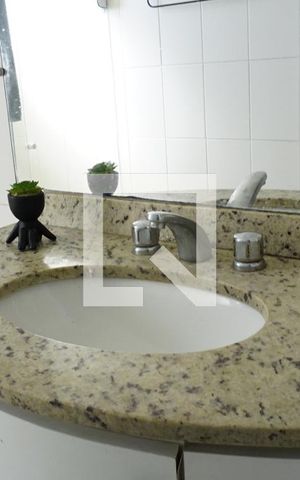 Apartamento à venda com 77m², 2 quartos e 1 vagaBanheiro