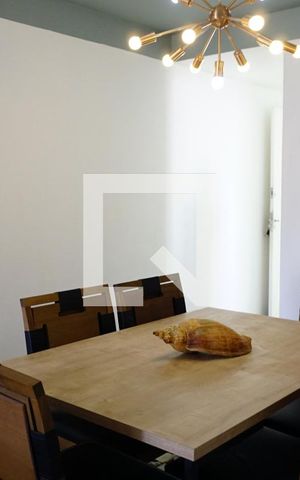 Apartamento à venda com 77m², 2 quartos e 1 vagaSala