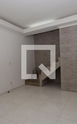 Casa à venda com 100m², 2 quartos e 2 vagasSala