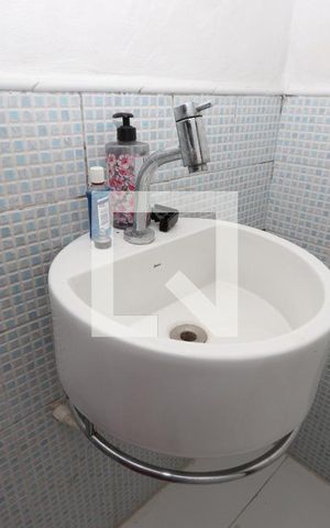 Casa à venda com 100m², 2 quartos e 2 vagasLavabo