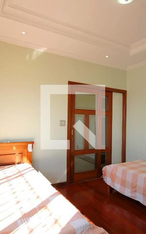 Casa à venda com 261m², 4 quartos e 2 vagasQuarto 1