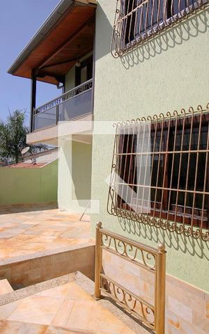 Casa à venda com 261m², 4 quartos e 2 vagasVaranda frontal