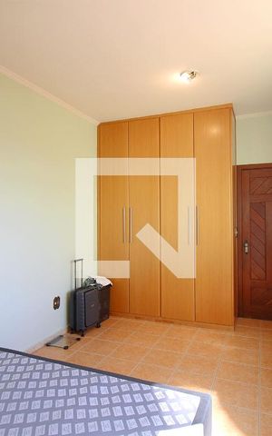 Casa à venda com 261m², 4 quartos e 2 vagasQuarto 4 - Externo