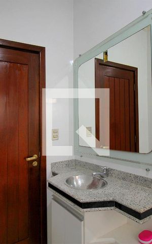 Casa à venda com 261m², 4 quartos e 2 vagasBanheiro