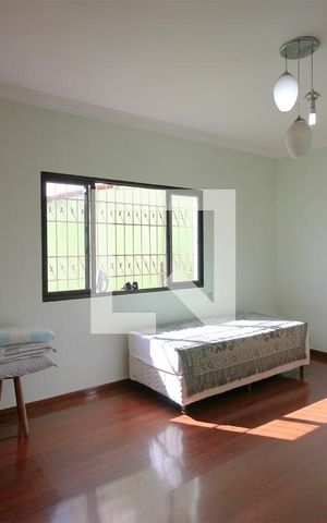Casa à venda com 261m², 4 quartos e 2 vagasSuite