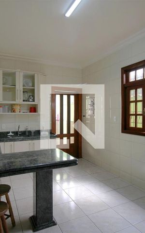 Casa à venda com 261m², 4 quartos e 2 vagasCozinha