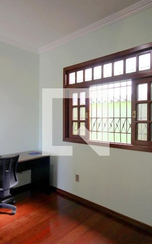 Casa à venda com 261m², 4 quartos e 2 vagasQuarto 3