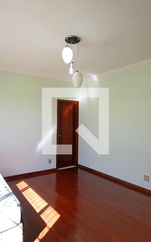 Casa à venda com 261m², 4 quartos e 2 vagasSuite