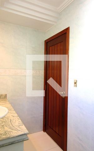 Casa à venda com 261m², 4 quartos e 2 vagasBanheiro da Suíte