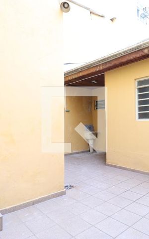 Casa à venda com 180m², 4 quartos e sem vagaÁrea de Serviço