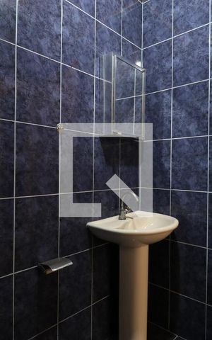 Casa à venda com 180m², 4 quartos e sem vagaBanheiro 2