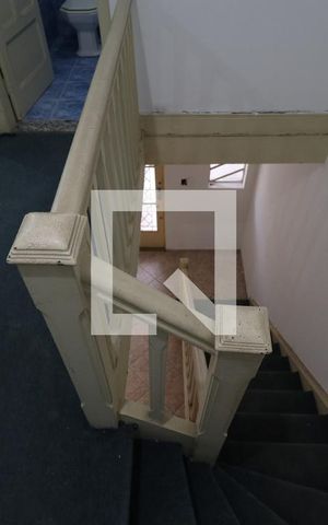 Casa à venda com 180m², 4 quartos e sem vagaEscada