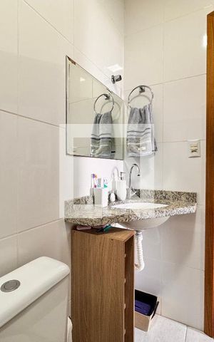 Apartamento à venda com 49m², 2 quartos e 1 vaga Apartamento à venda com 49m², 2 quartos e 1 vagaBanheiro