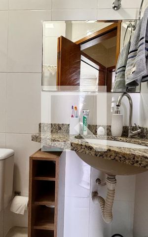 Apartamento à venda com 49m², 2 quartos e 1 vaga Apartamento à venda com 49m², 2 quartos e 1 vagaBanheiro