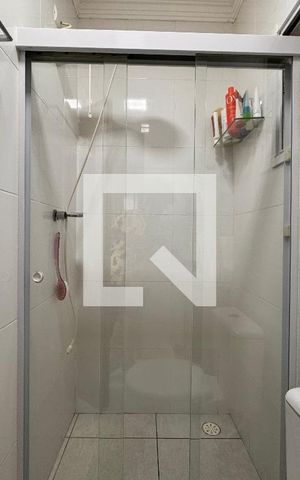 Apartamento à venda com 49m², 2 quartos e 1 vaga Apartamento à venda com 49m², 2 quartos e 1 vagaBanheiro