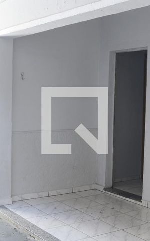Casa para alugar com 60m², 1 quarto e sem vagaÁrea externa 