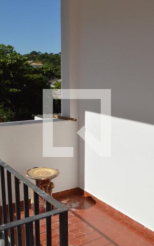 Casa à venda com 466m², 5 quartos e 8 vagas Casa à venda com 466m², 5 quartos e 8 vagasVaranda