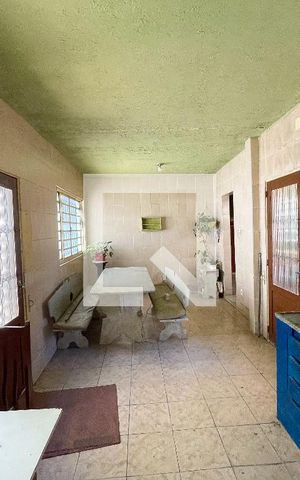 Casa à venda com 440m², 4 quartos e 5 vagas Casa à venda com 440m², 4 quartos e 5 vagasCozinha
