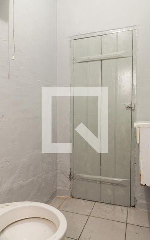 Casa de condomínio à venda com 20m², 1 quarto e sem vagaBanheiro 