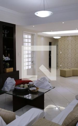 Casa à venda com 450m², 4 quartos e 4 vagasSala