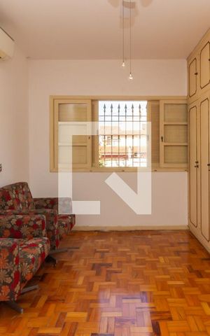 Casa à venda com 200m², 4 quartos e 2 vagas Casa à venda com 200m², 4 quartos e 2 vagasSuíte 1
