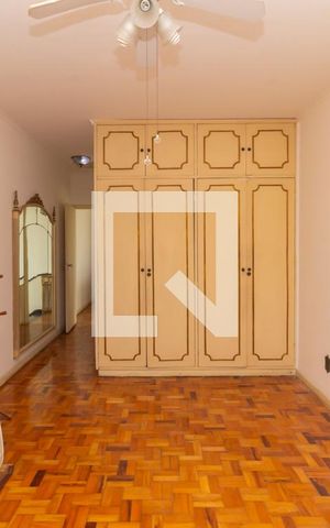 Casa à venda com 200m², 4 quartos e 2 vagas Casa à venda com 200m², 4 quartos e 2 vagasSuíte 1
