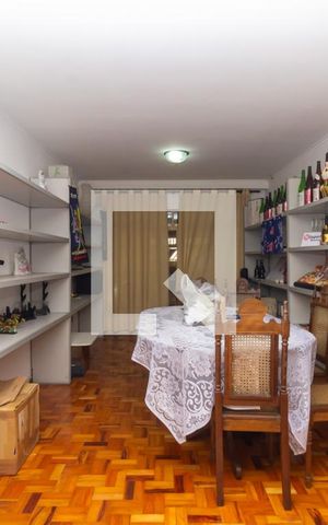 Casa à venda com 200m², 4 quartos e 2 vagas Casa à venda com 200m², 4 quartos e 2 vagasSala