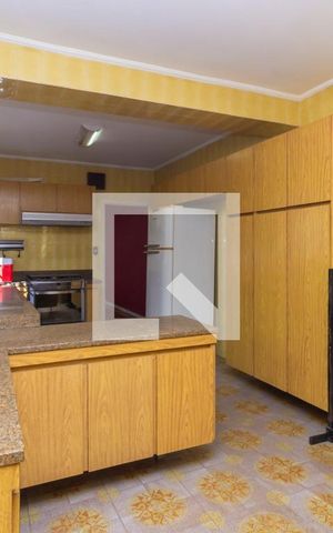 Casa à venda com 200m², 4 quartos e 2 vagas Casa à venda com 200m², 4 quartos e 2 vagasCozinha
