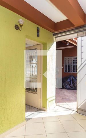 Casa à venda com 200m², 4 quartos e 2 vagas Casa à venda com 200m², 4 quartos e 2 vagasQuintal