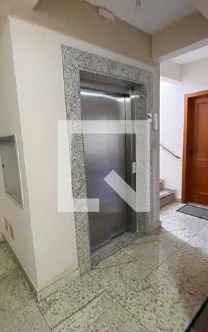 Apartamento à venda com 80m², 3 quartos e 2 vagas Apartamento à venda com 80m², 3 quartos e 2 vagaselevador