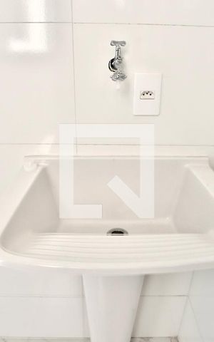 Apartamento à venda com 37m², 2 quartos e sem vaga Apartamento à venda com 37m², 2 quartos e sem vagaLavanderia