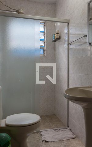 Casa à venda com 205m², 5 quartos e 3 vagas Casa à venda com 205m², 5 quartos e 3 vagasBanheiro