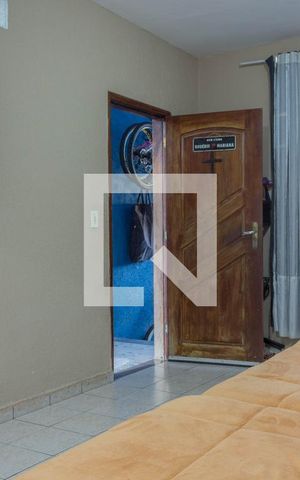 Casa à venda com 205m², 5 quartos e 3 vagas Casa à venda com 205m², 5 quartos e 3 vagasSala