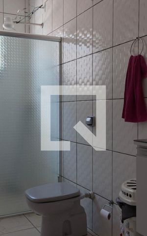 Casa à venda com 205m², 5 quartos e 3 vagas Casa à venda com 205m², 5 quartos e 3 vagasBanheiro