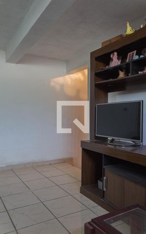 Casa à venda com 205m², 5 quartos e 3 vagas Casa à venda com 205m², 5 quartos e 3 vagasSala