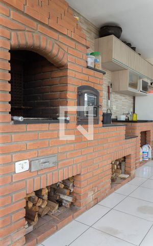 Casa à venda com 205m², 5 quartos e 3 vagas Casa à venda com 205m², 5 quartos e 3 vagasÁrea comum