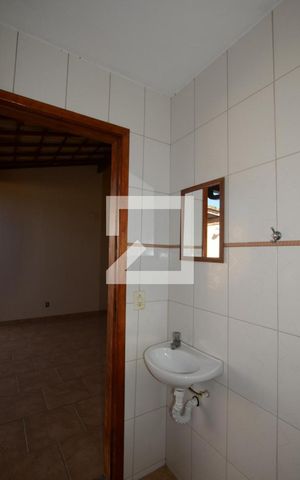 Casa para alugar com 210m², 5 quartos e 2 vagasBanheiro de serviço