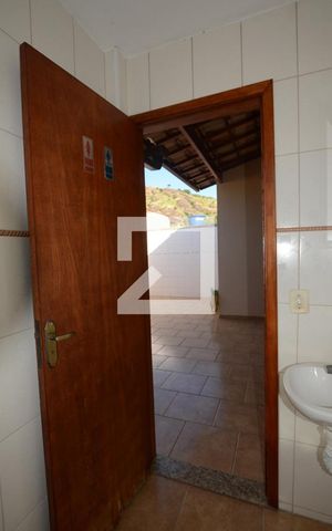 Casa para alugar com 210m², 5 quartos e 2 vagasBanheiro de serviço
