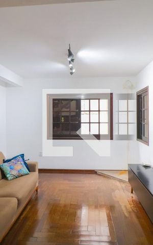 Casa à venda com 185m², 3 quartos e 2 vagas Casa à venda com 185m², 3 quartos e 2 vagasSala