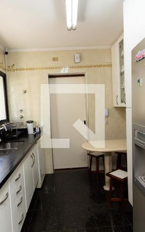 Apartamento à venda com 200m², 4 quartos e 2 vagasCozinha