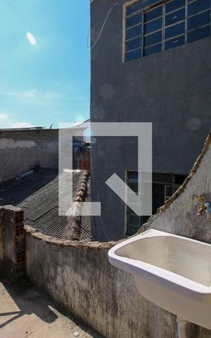 Casa para alugar com 30m², 1 quarto e sem vaga Casa para alugar com 30m², 1 quarto e sem vagaÁrea de Serviço / Varanda