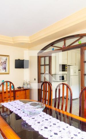 Casa à venda com 300m², 3 quartos e 4 vagas Casa à venda com 300m², 3 quartos e 4 vagasSala de Jantar