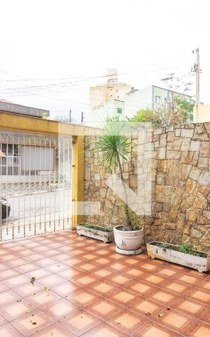 Casa à venda com 300m², 3 quartos e 4 vagas Casa à venda com 300m², 3 quartos e 4 vagasGaragem